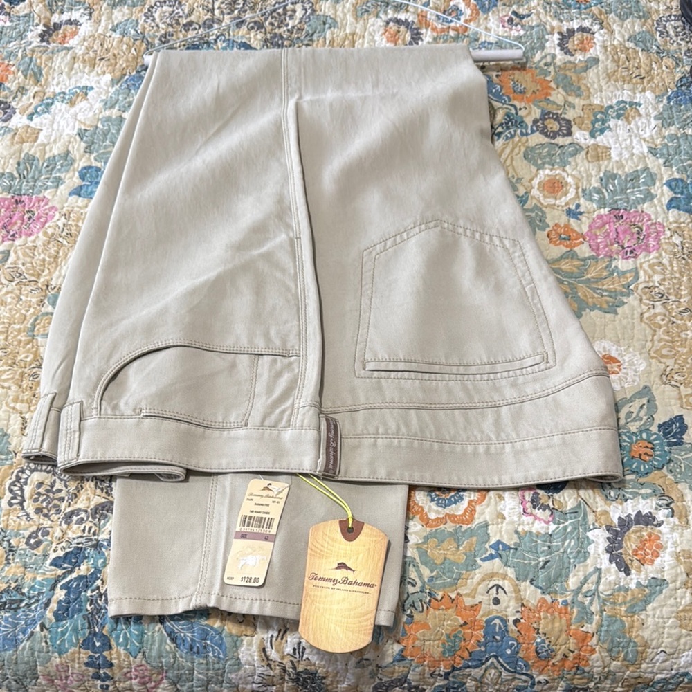 Tommy Bahama Light Khaki Casual Pants Size 42 NWT